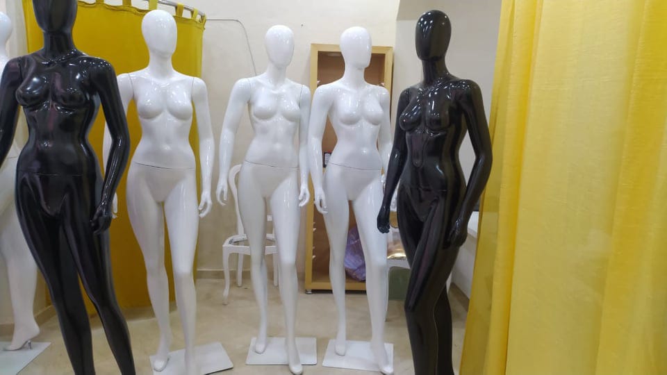 MANNEQUIN FEMME (LOCAL)