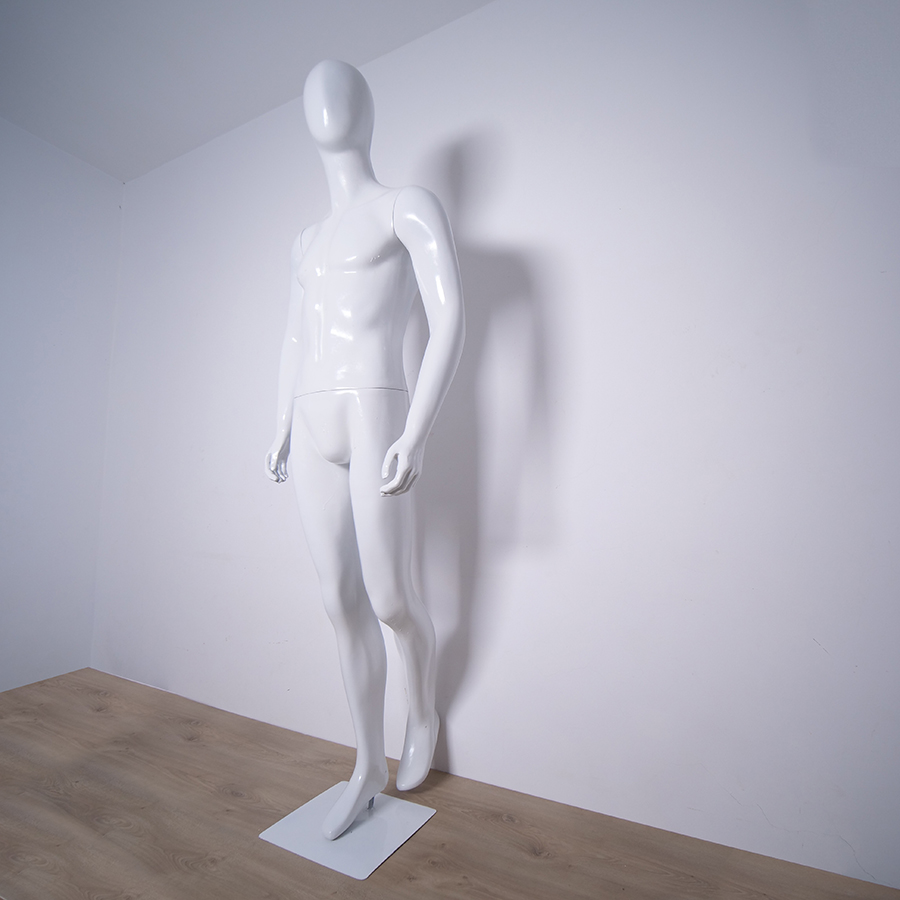MANNEQUIN FEMME (LOCAL)