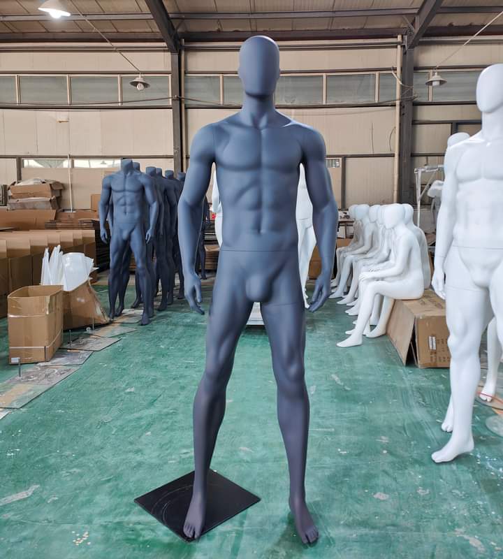 MANNEQUIN HOMME CR7